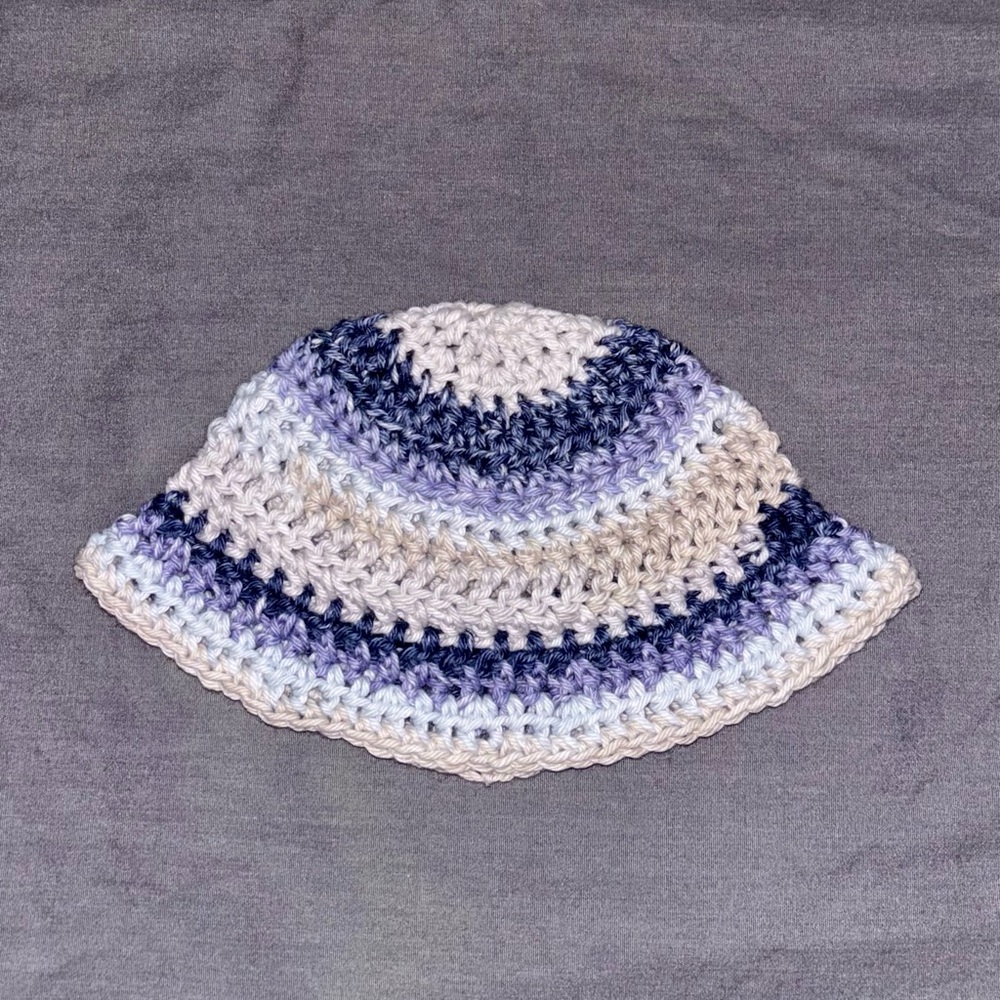 Crochet baby bucket hat and matching headband - Picture 3 of 4